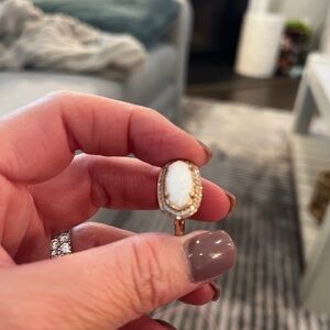 Kendra Scott Rose Gold and White Vintage-Inspired Ring. Size 5